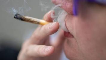 Diese Änderungen fordert Berlins Polizeipräsidentin beim Cannabisgesetz