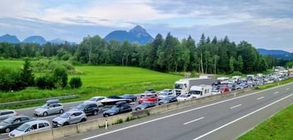 45 kilometer langer pfingst-stau in Österreich