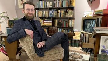 lüneburgs neue läden: seltene bücher, hochzeits-anzüge und vinyl