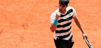 French Open: Carlos Alcaraz siegt im dramatischen Finale gegen Jannik Sinner
