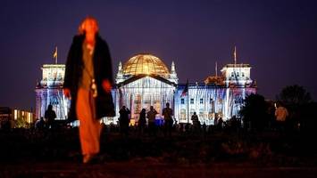 berliner reichstag: hommage an verhüllung vor 30 jahren