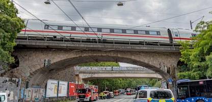 Chaos bei der DB: ICE-Fahrgäste warten stundenlang in defektem Zug
