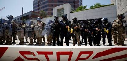 Los Angeles: Sicherheitskräfte gehen gegen Demonstranten vor
