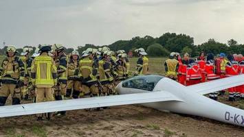 fehlende thermik? segelflieger muss auf acker vor toren hamburgs landen