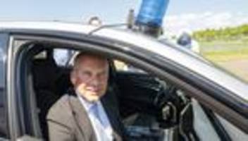 migration: poseck fordert weitere zuständigkeiten der bundespolizei
