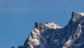 notfall auf dem berg: unterkühlte männer auf zugspitze - stundenlange rettung