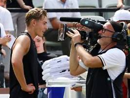 bananen-drama, große hoffnung: 17-jähriges tennis-juwel engel überrascht in stuttgart