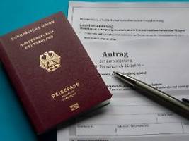 Reform macht es möglich: Fast 300.000 Menschen erhalten deutsche Staatsbürgerschaft
