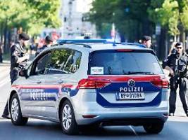 Täter erschoss sich wohl selbst: Schüsse an Schule in Graz: Mehrere Tote bei Amoklauf