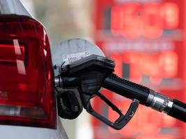 benzin und diesel: sprit ist morgens bis zu 13 cent teurer als am abend