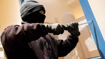 Mann bricht ins Café Winklers ein und stiehlt Essen – Festnahme
