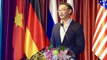 airbus-großkunde holt früheren vizekanzler als manager