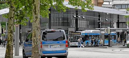 Brennpunkt Königsplatz: „Störer“ belästigen Fahrgäste und Passanten