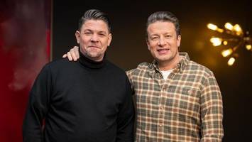 kochduell-premiere: jamie oliver trifft auf tim mälzer