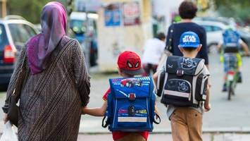muslime an schulen: lehrer berichten von hass, aber auch harmonie