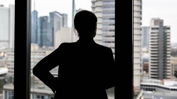 bewertung weiblicher ceos: „frauen können es einfach nicht richtig machen: sie sind entweder zu ehrgeizig oder zu passiv“