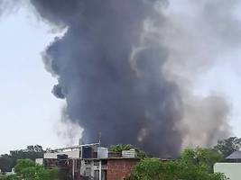 flugzeugabsturz in indien: aufgegangen in einem riesigen feuerball