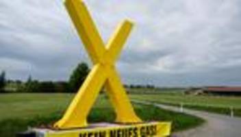 demonstrationsrecht: gemeinde darf demonstranten nicht terroristen nennen