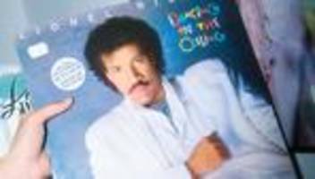 lionel richie: leute, hört auf zurückzuschauen, oder ihr verpasst eure zukunft