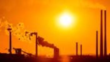 vorübergehend schöne aussicht: neue konjunkturprognosen: wirtschaftskrise endet 2026