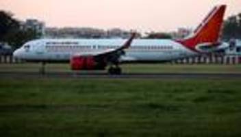 Ahmedabad: Flugzeug mit mehr als 200 Menschen an Bord in Indien abgestürzt