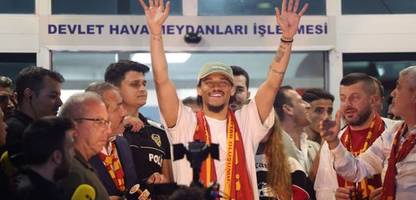 leroy sané: abschied von bayern münchen - hunderte galatasaray-fans empfangen ihn in istanbul