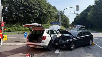 Crash an A23-Auffahrt: Mann liegt nach Unfall bewusstlos auf Straße