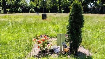kirche schließt friedhof in hamburg: 1000 gräber werden umgesiedelt