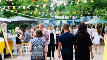 mit feuerwerk und live-musik: dieser stadtteil feiert am wochenende