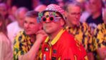 world cup of darts: sieg im generationen-duell: deutsches duo im achtelfinale