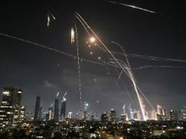 Luftalarm in Tel Aviv: Iran feuert Hunderte Raketen auf Israel
