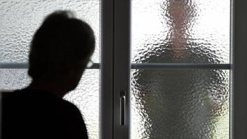 berliner ist seit 20 jahren opfer von stalking – behörden machtlos
