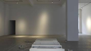 radikale kunst-ausstellung verweigert eine ausstellung