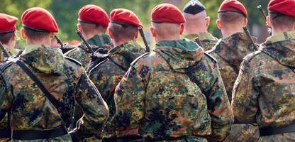 Bundeswehr: Jens Spahn fordert Vorbereitung für die Rückkehr der Wehrpflicht