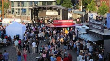 Sonnig, rockig, gut gelaunt: So startet Harburg ins Party-Wochenende