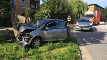 autofahrerin fährt in neuallermöhe gegen baum – hochrasanztrauma