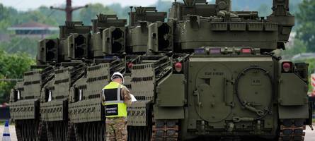 Der Präsident, die Panzer und der Protest