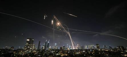 iran feuert raketen auf israel ab – netanjahu ruft iraner zum aufstand auf