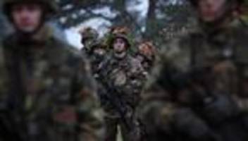 Bundeswehr: Jens Spahn fordert rasche Rückkehr zur Wehrpflicht
