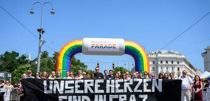 nach attentat in graz: regenbogenparade im zeichen des amoklaufs
