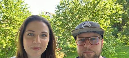 sie fanden in augsburg keine neue wohnung – deshalb reisen sie quer durch deutschland