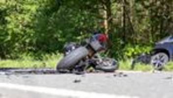 motorradunfall: unfall mit totem und drei schwerverletzten in ostthüringen