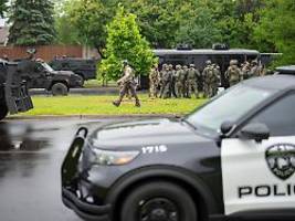 FBI setzt Belohnung aus: Polizei identifiziert flüchtigen Attentäter von Minnesota