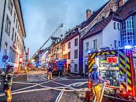 Mehrere Gebäude eingestürzt: Großbrand in Villingen-Schwenningen gelöscht