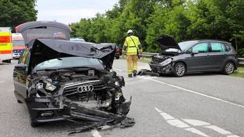 Vorfahrt missachtet: Fünf Verletzte bei Abbiegeunfall an der A7