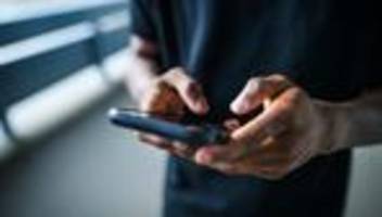 Kommunikation: Whatsapp lässt zukünftig Werbung zu