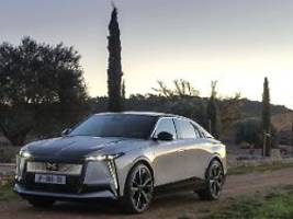 Coupé-SUV mit bis zu 350 PS: DS N°8 - erste Fahrt im französischen Luxus-Gleiter