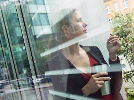 frage aus dem arbeitsrecht: muss man für die raucherpause im job ausstempeln?
