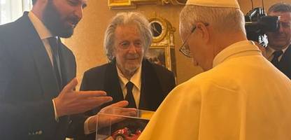 al pacino trifft als erster filmstar papst leo xiv.