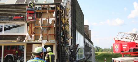 die paartalhalle in kissing brennt: bilder vom einsatz
